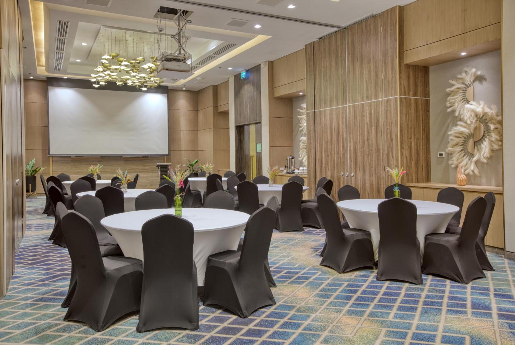 Belmont Hotel Mactan มักตัน ภายนอก รูปภาพ